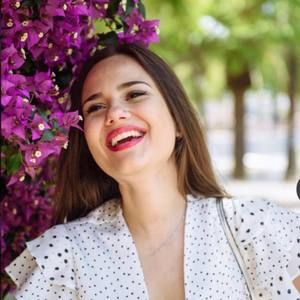 Meet your Posher, Valeria